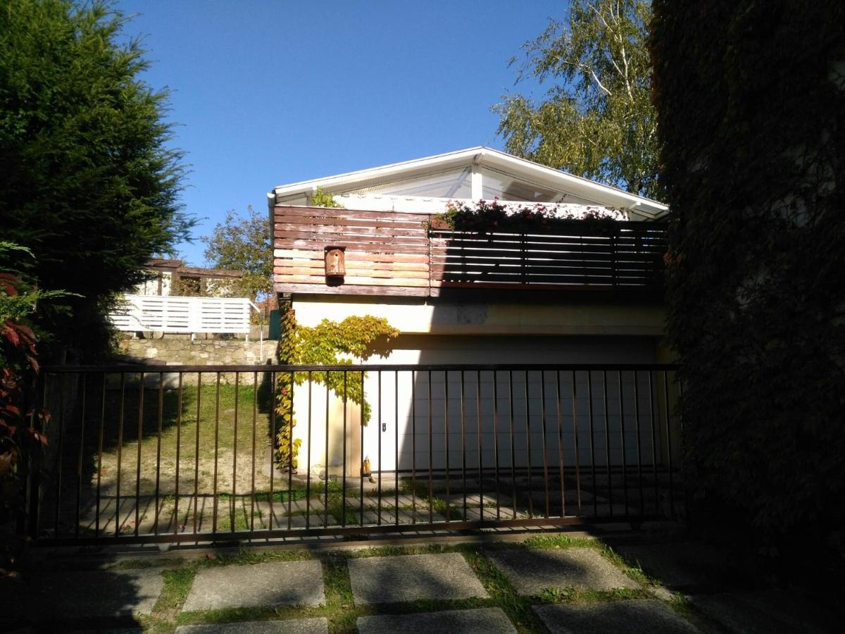 Greenhouse Just 15 Min From The Old Town 브라티슬라바 외부 사진